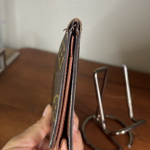 Louis Vuitton Long Bifold Checkbook Wallet - Picture 11 of 12